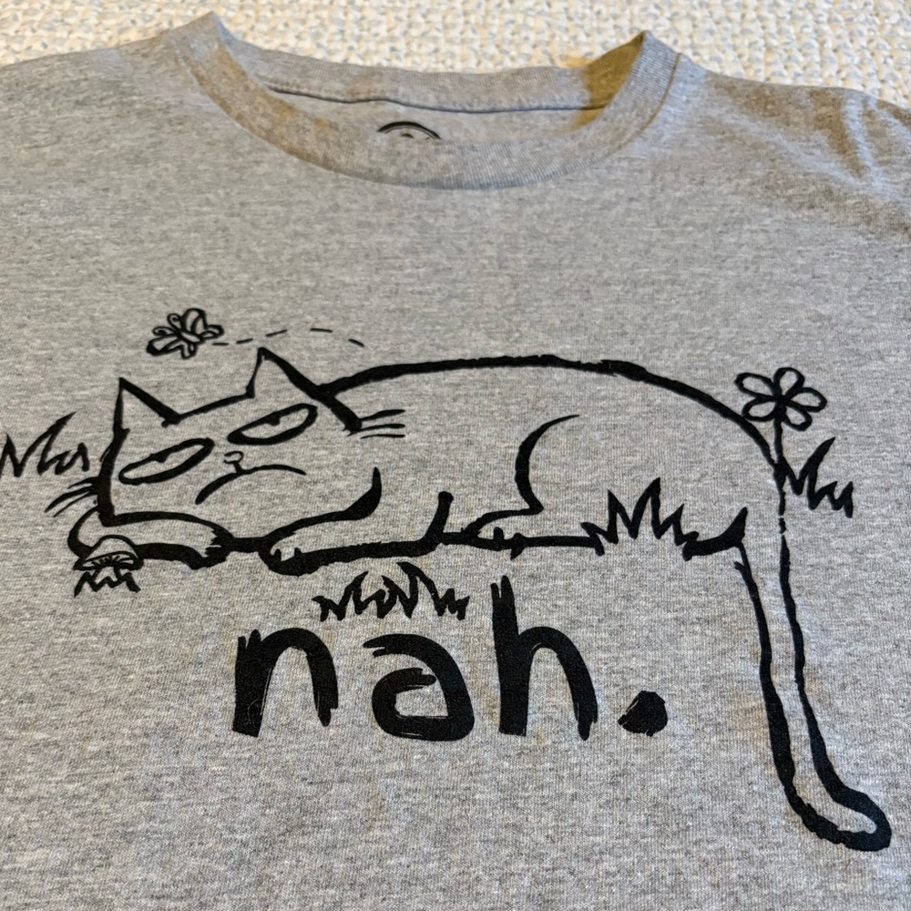 Gray Cat Graphic T-Shirt - Picture 2 of 6